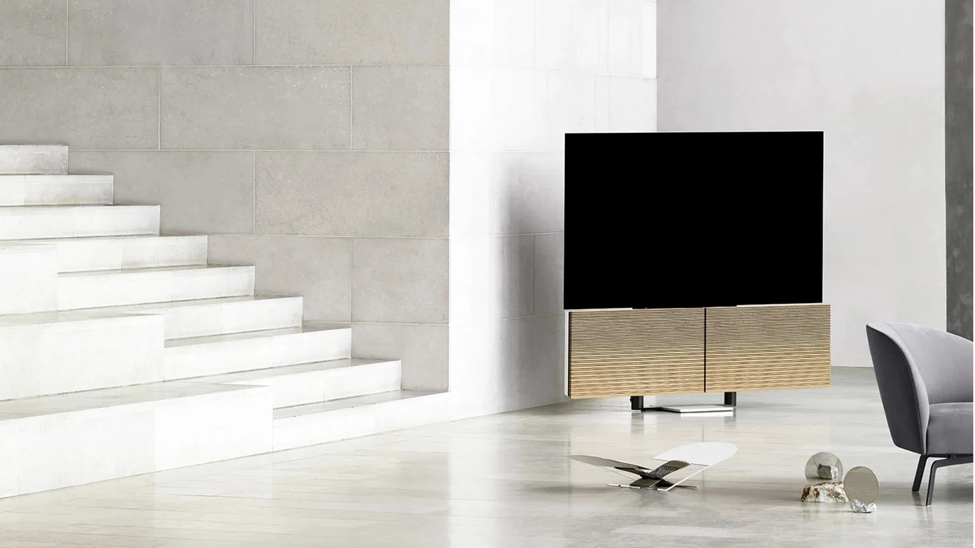 مقایسه تصویر و صدا در Samsung QLED vs Bang & Olufsen OLED