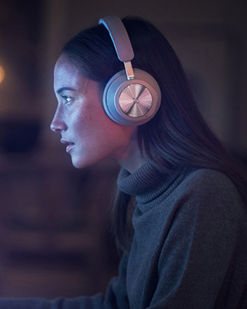Bang & Olufsen Beoplay Portal (بهترین برای گیمینگ و چندمنظوره)
