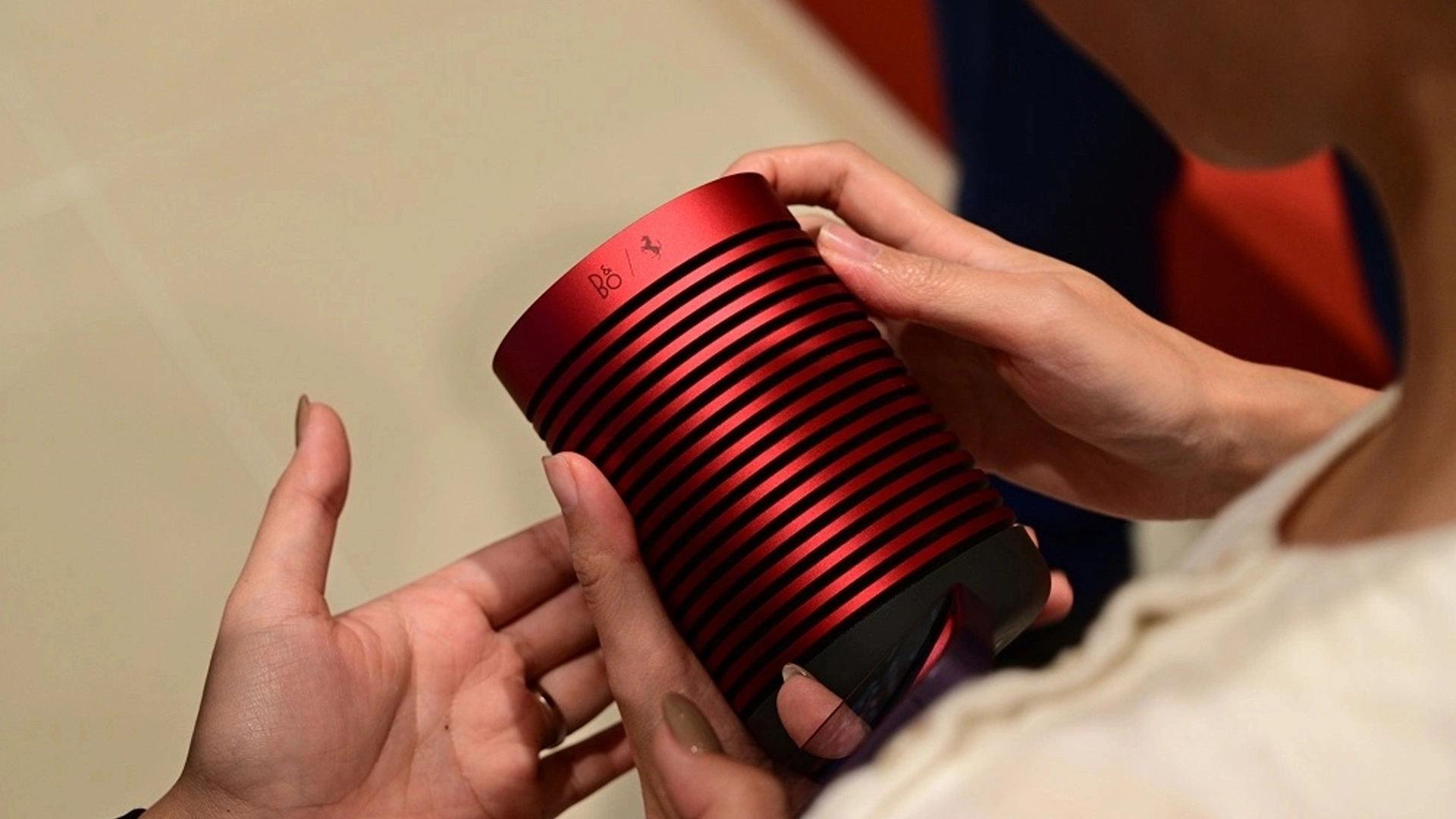 اسپیکر Beosound Explore Ferrari 