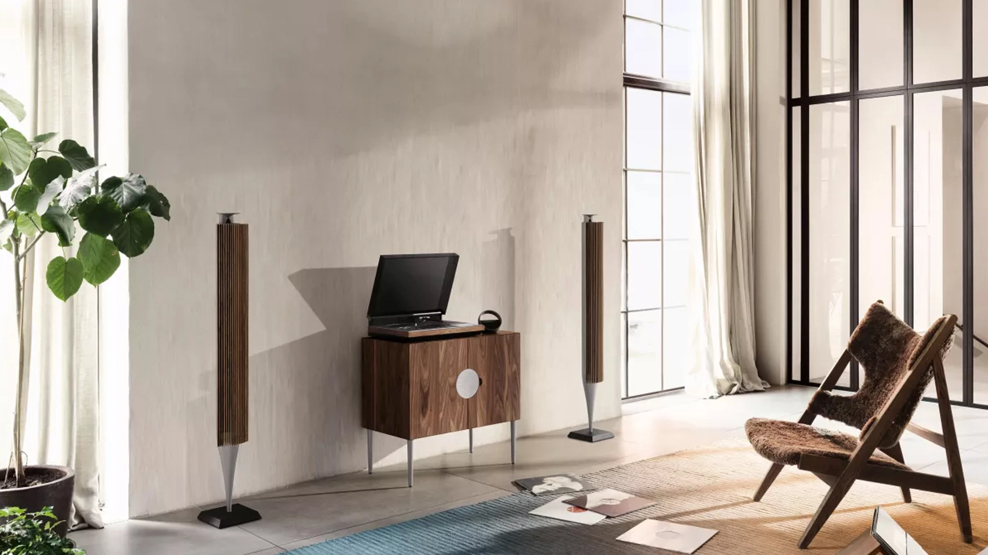 اسپیکرهای لوکس Bang & Olufsen برای خانه‌های مدرن