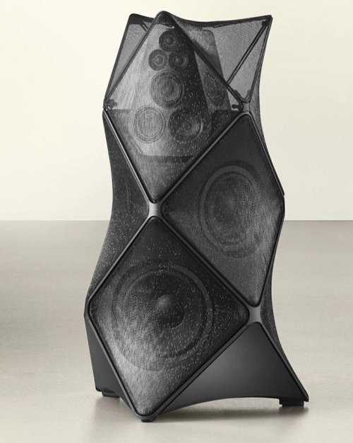 زیبایی توانمند در اسپیکر بلند ایستاده Beolab 90