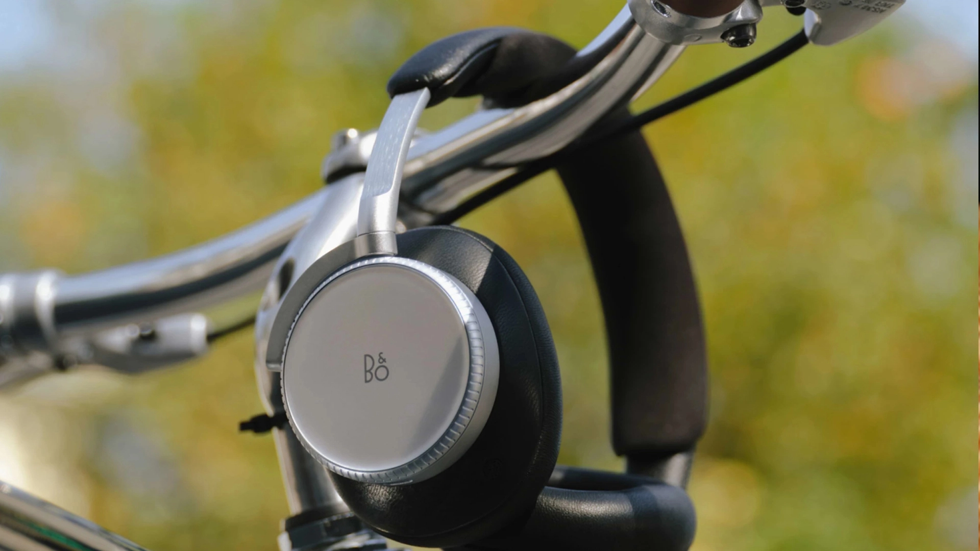 هدفون دالبی اتموس Dolby atmos Beoplay h100