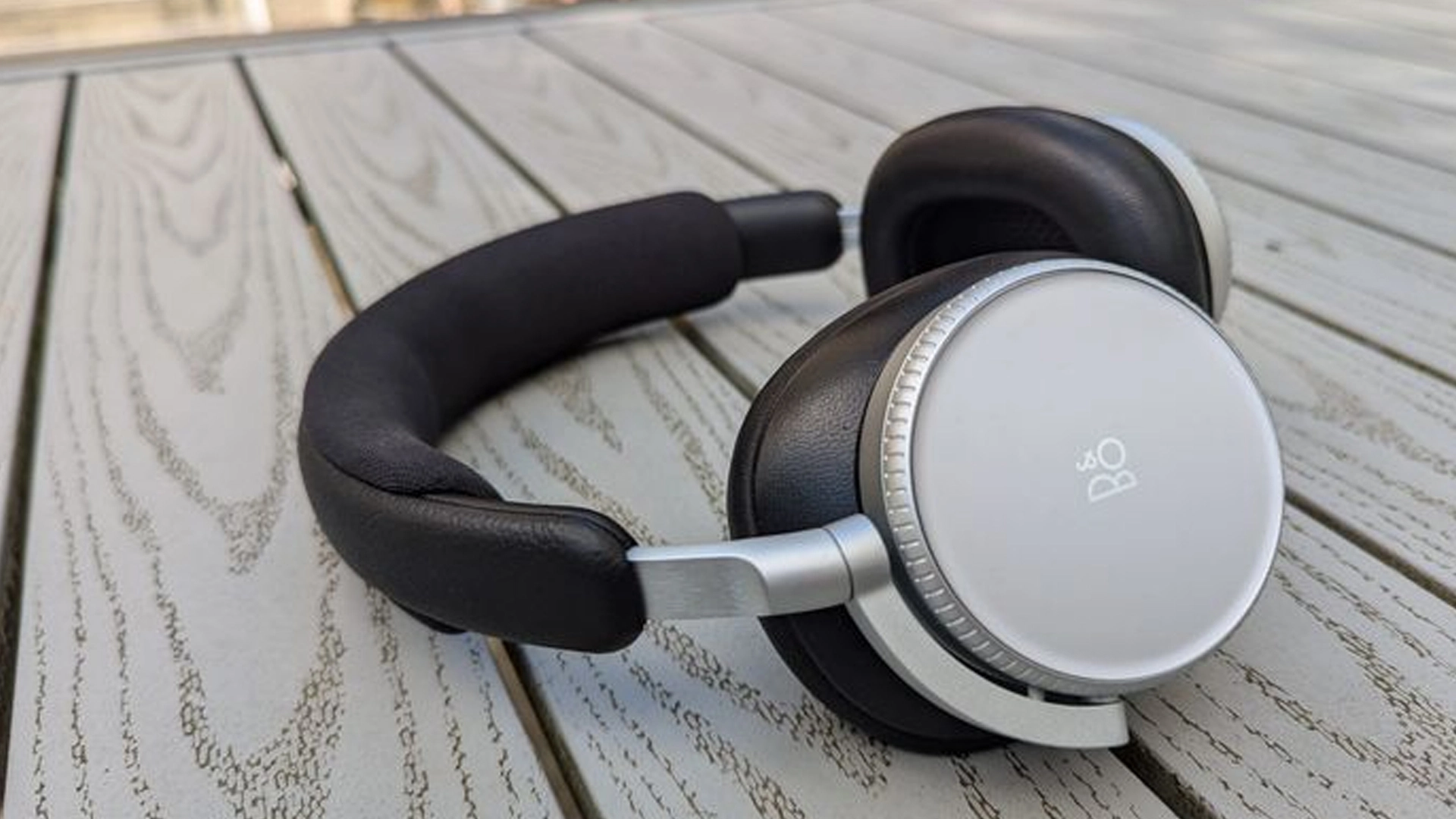 هدفون دالبی اتموس Dolby atmos Beoplay h100