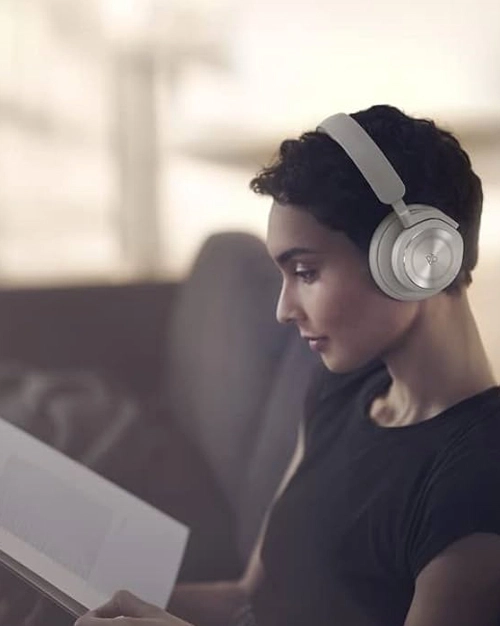 تفاوت بیس در هدفون‌های Bang & Olufsen