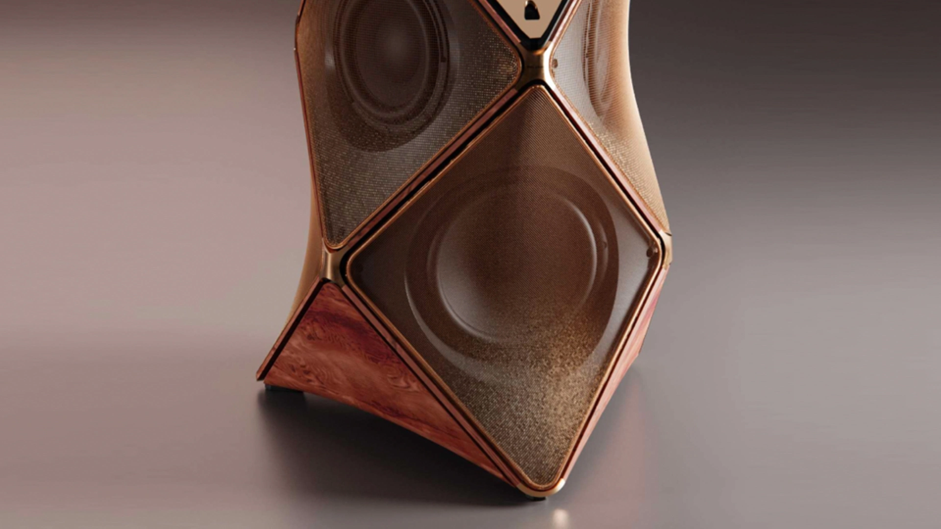 تفاوت اسپیکر گران و لوکس بنگ آلفسن Bang Olufsen